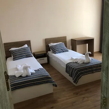 Aparthotel Flora Beach Private *