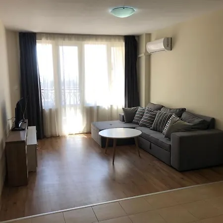 Flora Beach Private *