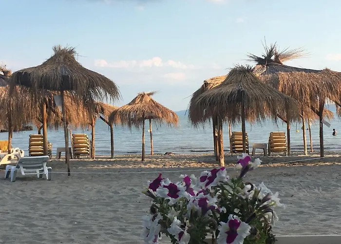 Flora Beach Private Lejlighedshotel *