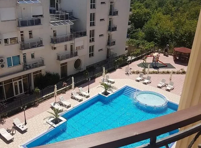 Flora Beach Private Lejlighedshotel *